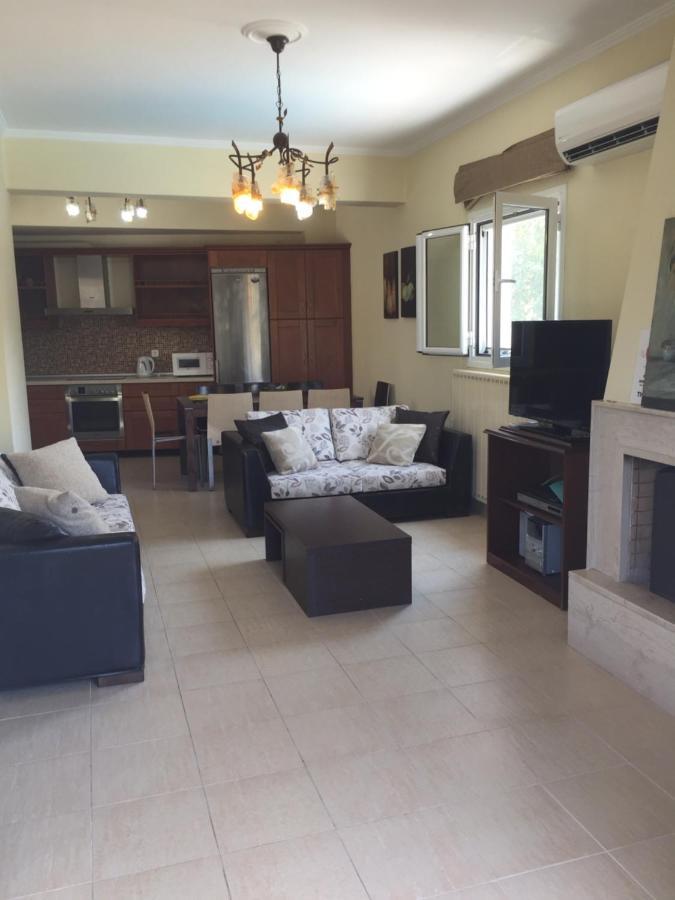 Villa Petrino - Central Flat Location Within Kassiopi. Sleeps 8 Exterior photo