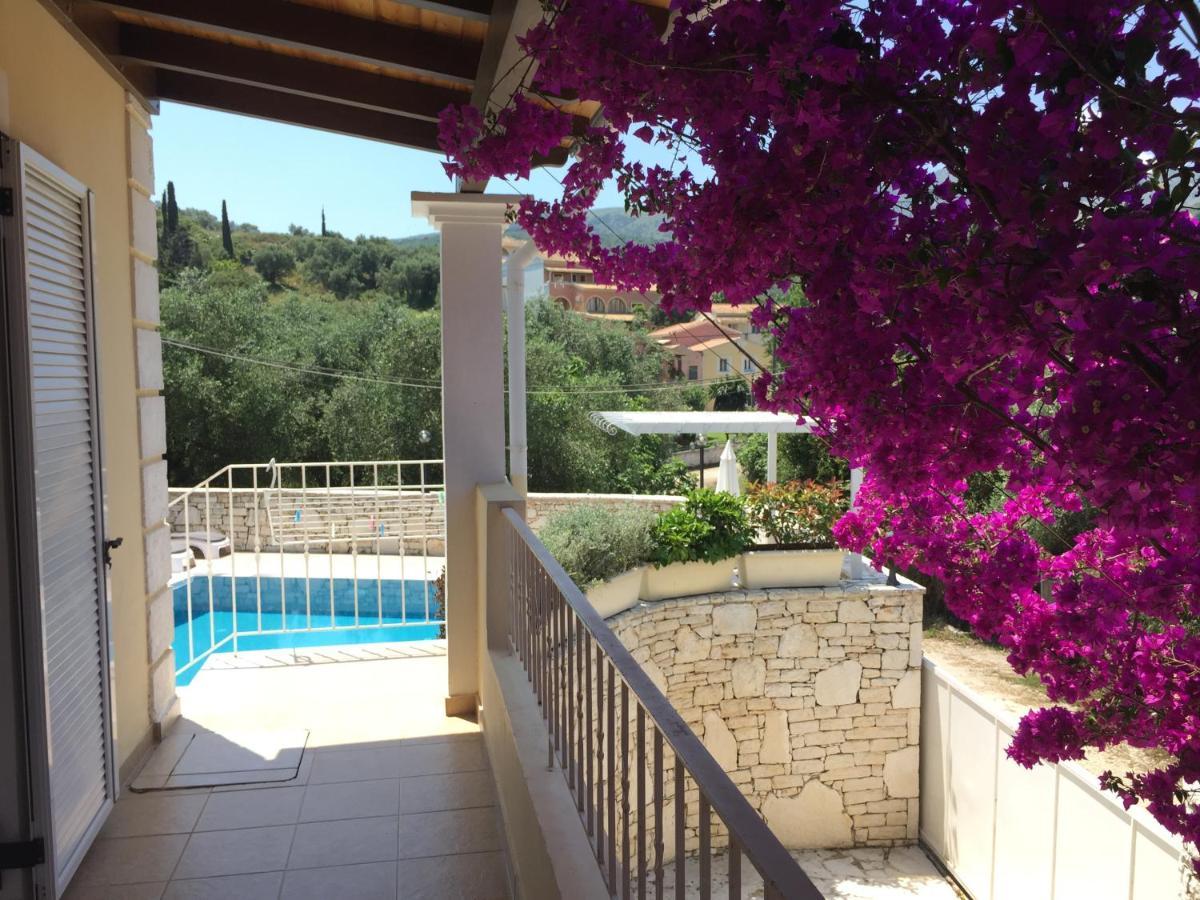 Villa Petrino - Central Flat Location Within Kassiopi. Sleeps 8 Exterior photo